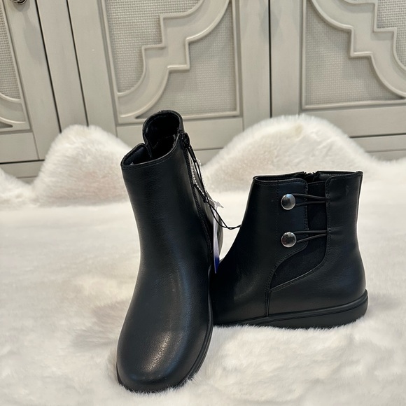 Flex Step Alison Women's Black Faux Leather Ankle Boots Side Zip - Picture 6 of 6